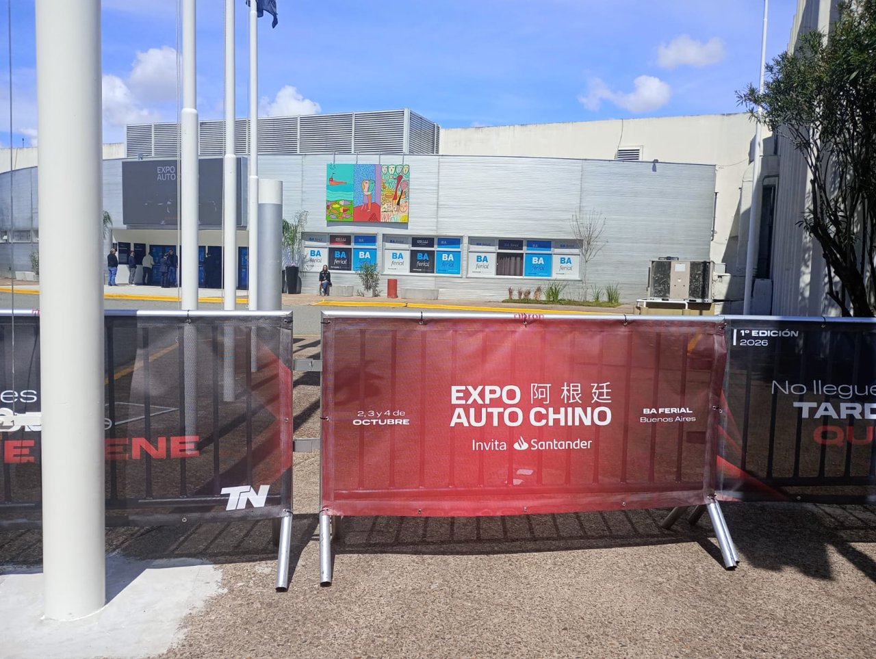 Expo Auto Chino 2026, primera edición, 2, 3 y 4 de octubre en BA Ferial: vallado y banner en el ingreso